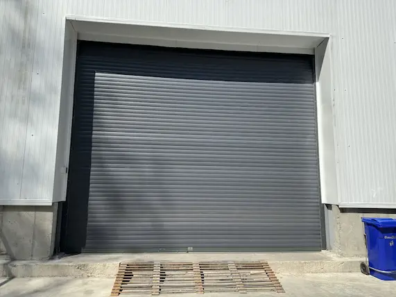 طراحی و اجرای کرکره صنعتی